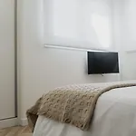 Miss Tic Ciudad Vieja Coruna * א-קורוניה